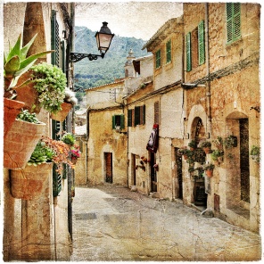 Очаровательная улочка старого средиземноморского города