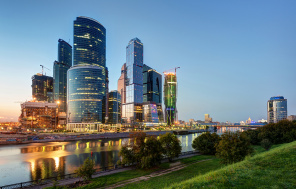 Вид на Москва-Сити с набережной