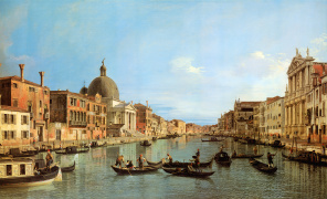 Голубое небо над каналом в Венеции