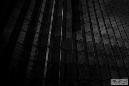 Черные фасады стеклянных зданий