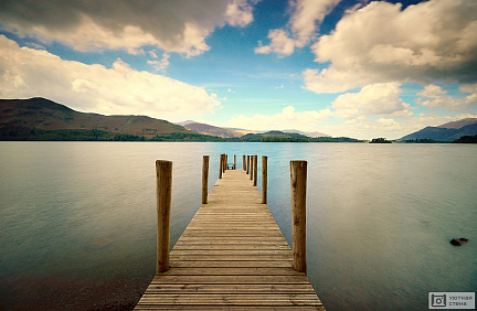 Фотообои Деревянный причал на озере