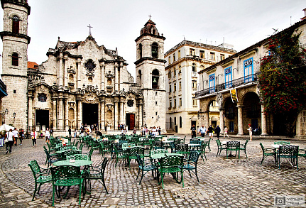 Фотообои Кафедральная площадь Пласа-де-ла-Катедраль, Гавана, Куба