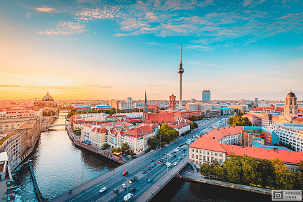 Фотообои Ясное небо над Берлином