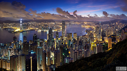 Залив вечернего Гонконга