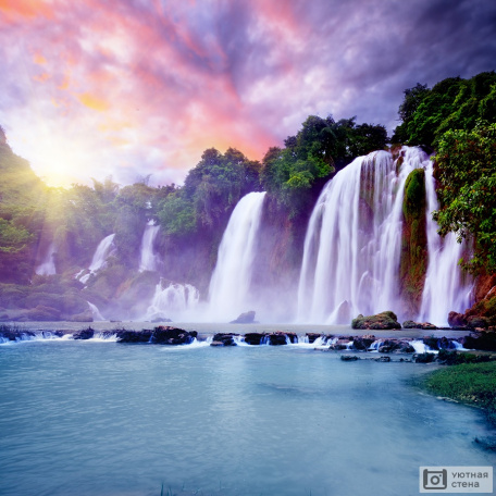 Закат на водопаде Banyue, Вьетнам