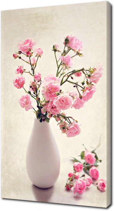 Розовые пионы в белой вазе