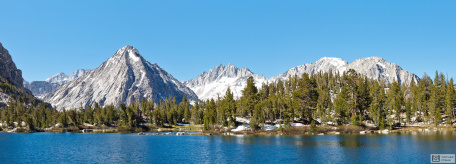 Панорама горного озера