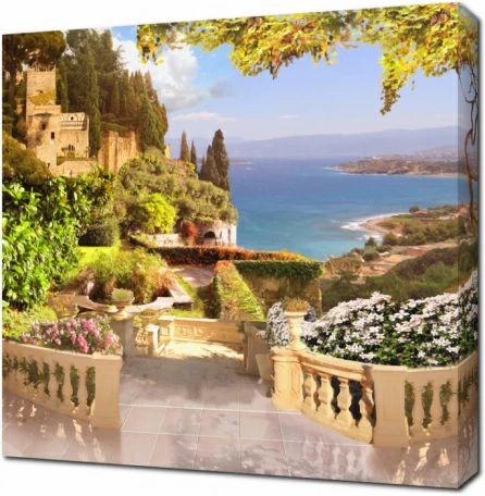 Балкон с видом на крепость и море