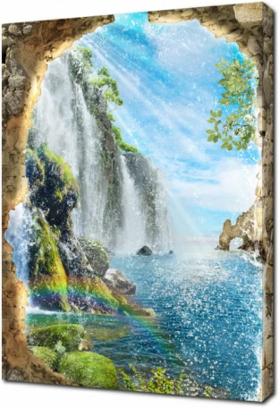 Водопад в каменном ущелье