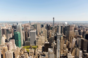 Панорамный вид на Манхэттен с Эмпайр-Стейт-Билдинг. Нью-Йорк