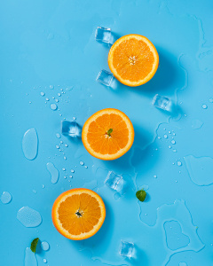 Дольки апельсина со льдом