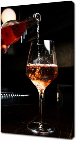 Пиво в красивом бокале