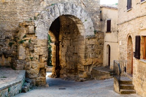 Этрусские ворота из Вольтерра в Италии