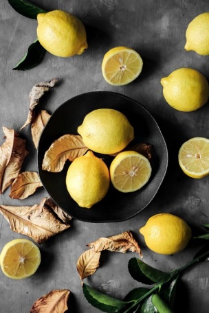 Половинки лимонов