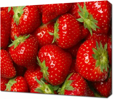 Яркая красная клубника