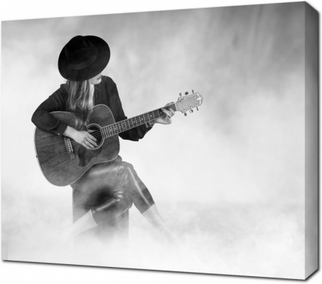 Женщина с гитарой