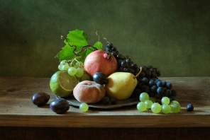 Красивый натюрморт с фруктами