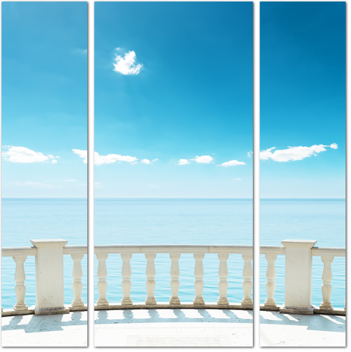 Балкон с видом на спокойное море