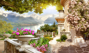 Балкон с цветами с видом на горы