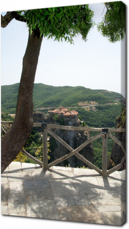 Терраса с видом на монастырь