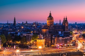 Амстердам на закате. Нидерланды