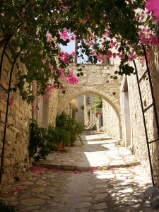 Старая улица на Кипре