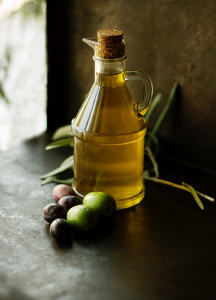 Оливки и свежее масло