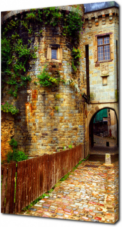 Средневековые каменные стены и башни в Ренн. Франция