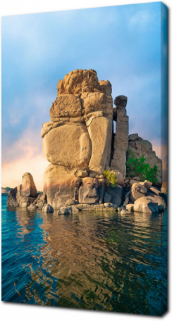 Скалы на побережье Красного моря