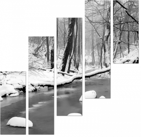 Каскадный ручей зимой
