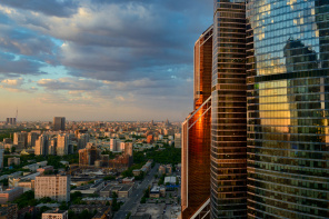 Москва-Сити в лучах солнца