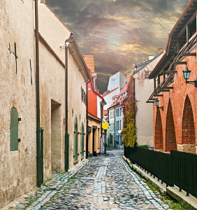 Средневековая улица в Старом городе Риги. Латвия