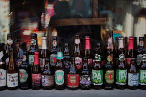 Разнообразие пивных бутылок