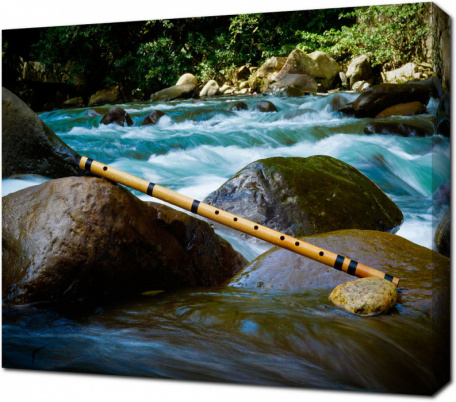 Флейта на фоне реки