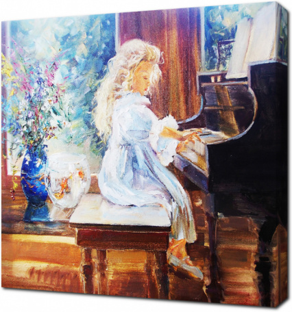 Маленькая девочка играющая на пианино