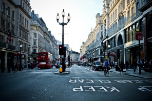Оживленные улицы Лондона. Англия