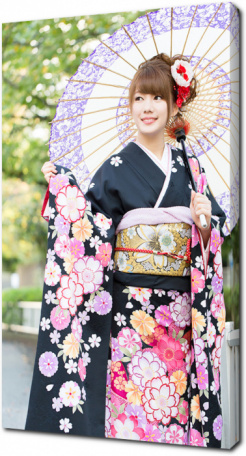 Девушка в японском наряде