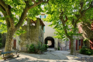 Спокойное место в деревне в Провансе