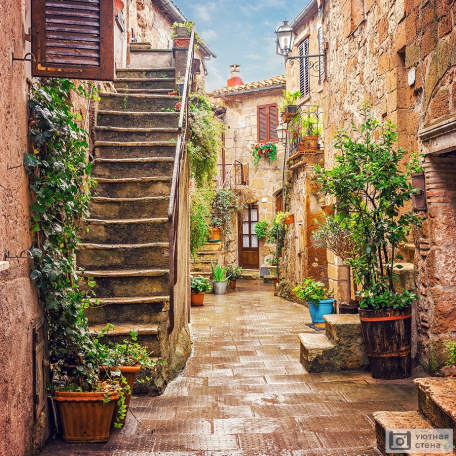 Улочка в старом городке Тоскана. Италия