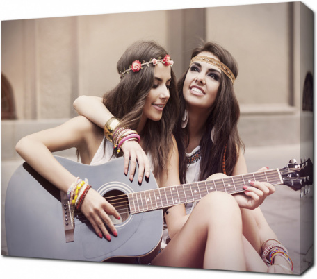 Девушки с гитарой