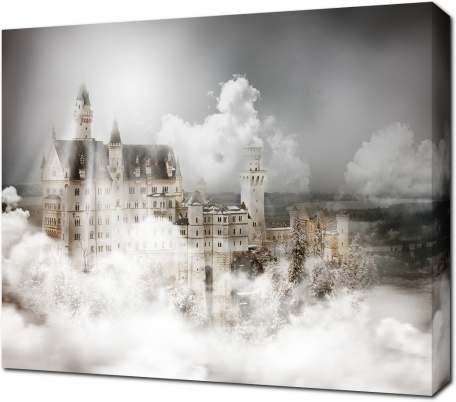 Замок Нойшванштайн в тумане
