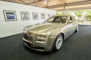 Серебристый Rolls Royce
