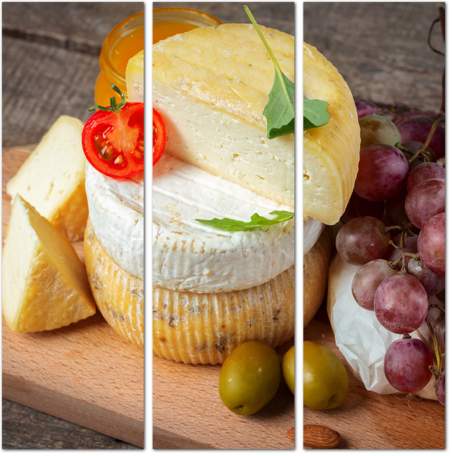 Виноград, оливки и сыр
