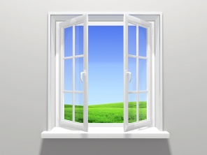 Открытое окно с видом на природу