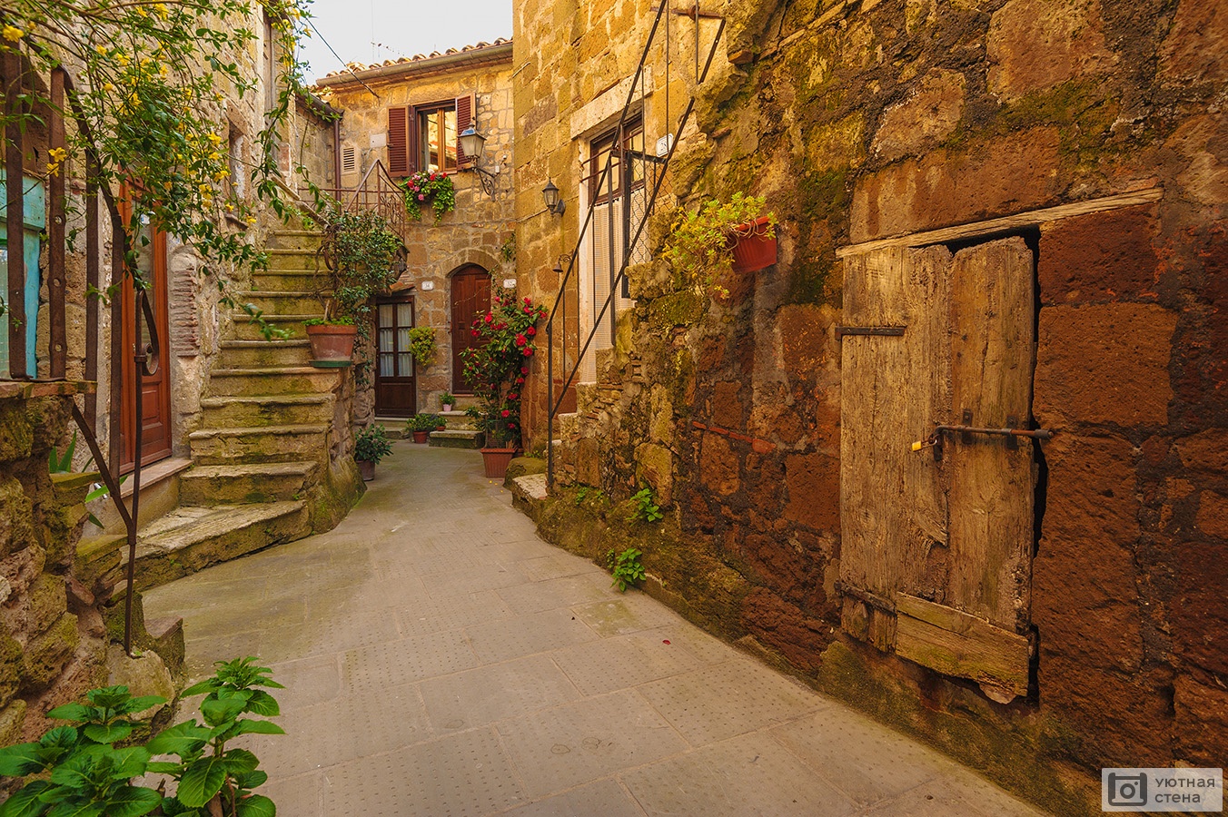 Фотообои Древняя улочка в средневековом Тосканском городе - Арт. 110052 |  Купить в интернет-магазине Уютная стена