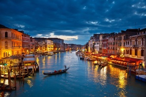 Гранд-Канал ночью. Венеция. Италия