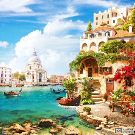 Дворик у воды в Венеции