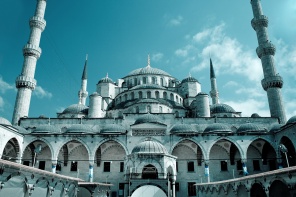Фантастический вид на голубую мечеть (Султана Ахмета) в Стамбуле, Турция