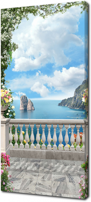 Белый балкон с цветами с видом на море