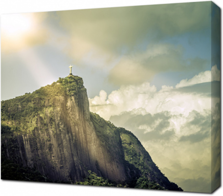 Христос-Искупитель в лучах солнца, Рио-де-Жанейро, Бразилия